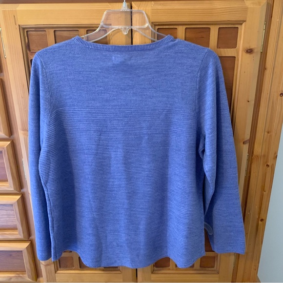 CROFT & BARROW. NWT. Long sleeve rayon top. Size XL. Bleached denim blue… - Picture 3 of 9